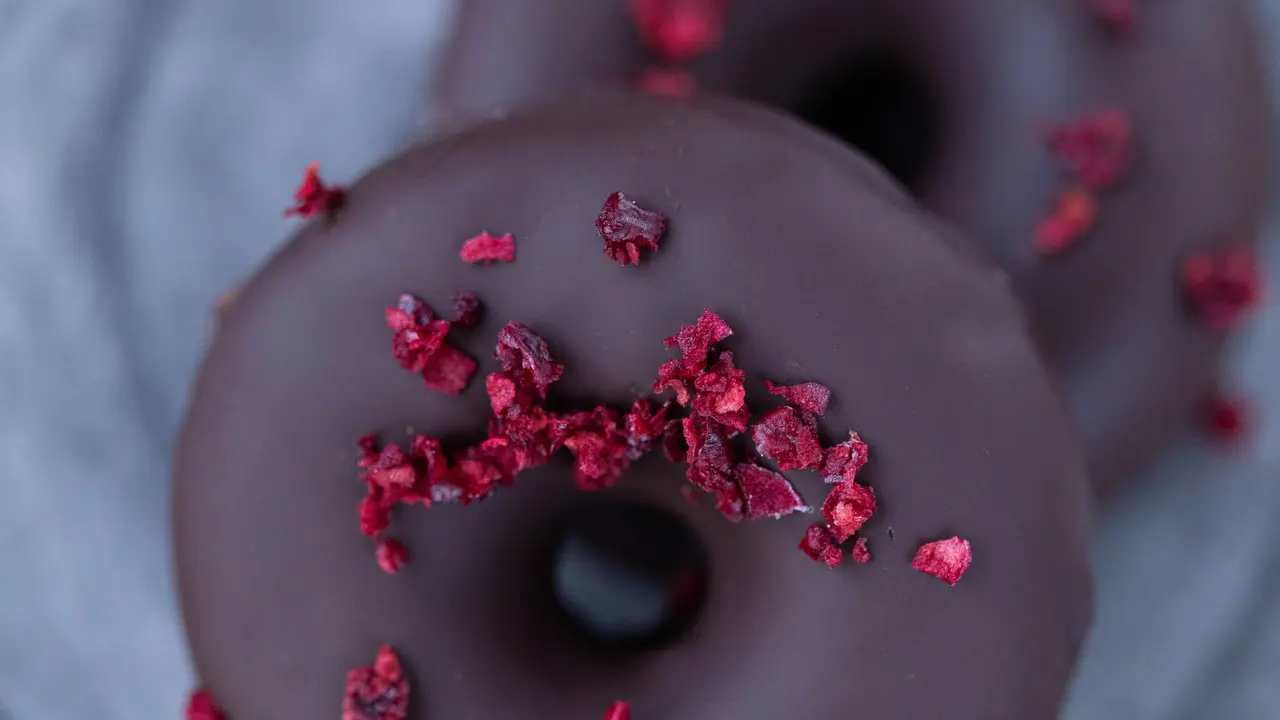 Resep Donut Choco Berry Rumahan untuk Teman Bersantai Bersama Keluarga