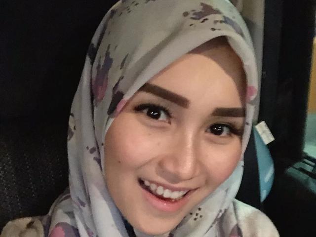 3 Tampilan Ayu Ting Ting Dalam Balutan Hijab Bikin Pangling Lifestyle Liputan6 Com