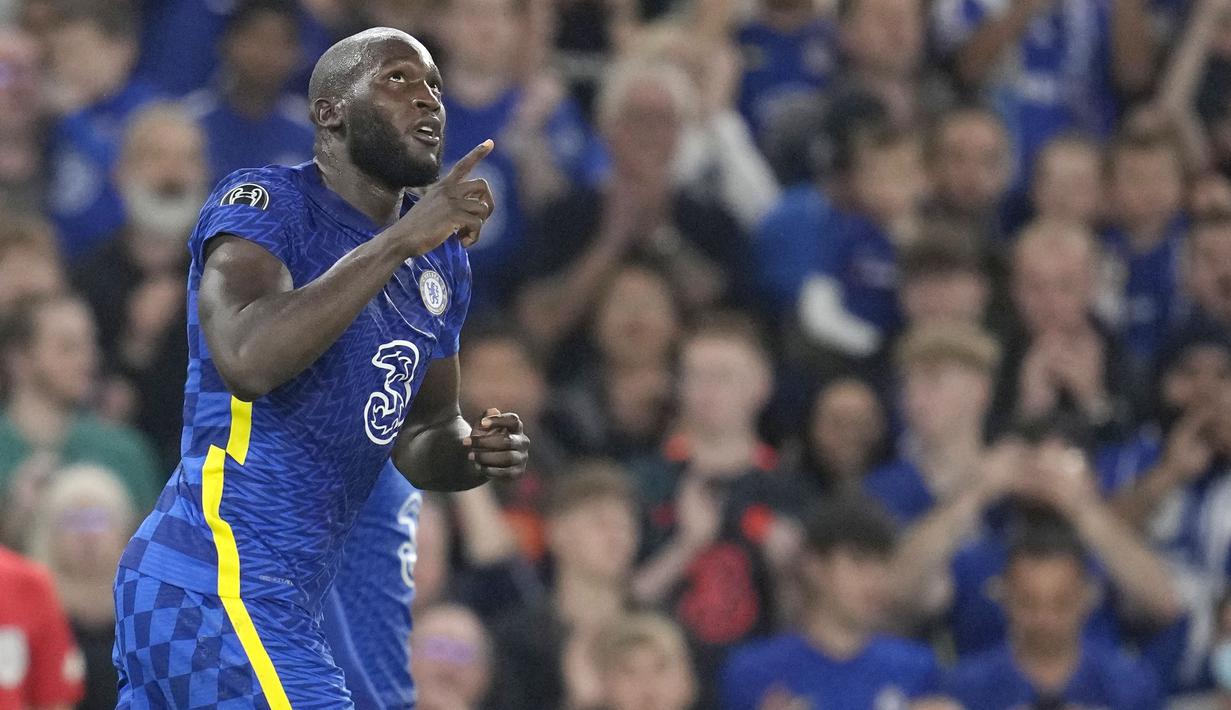 Upaya Chelsea untuk mencetak gol akhirnya baru membuahkan hasil di menit ke-69. Lukaku sukses memecah kebuntuan melalui sundulan keras menuntaskan umpan Cesar Azpilicueta. (Foto:AP/Kirsty Wigglesworth)