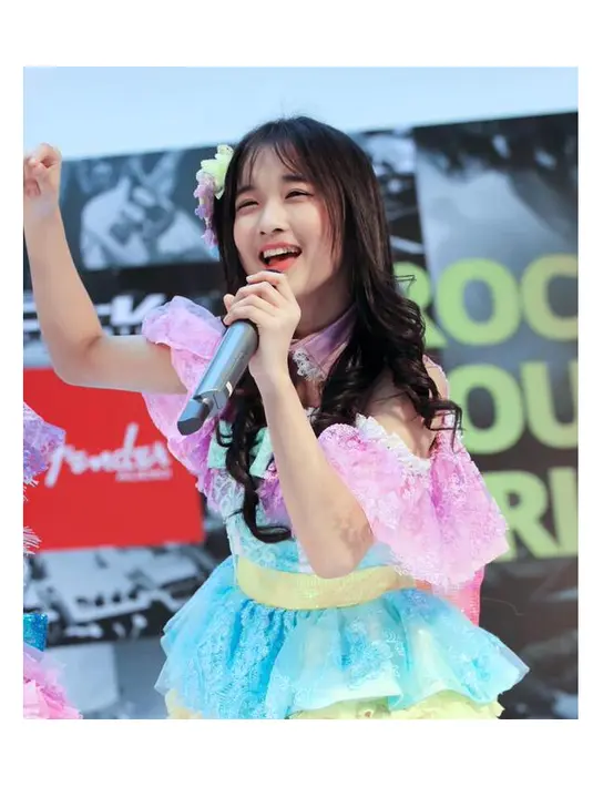 Setelah beragam reaksi bermunculan. Ada yang menyarankan Della untuk belajar lagi. Ada juga yang mencemooh Della. (Via Twitter/@Della_JKT48)