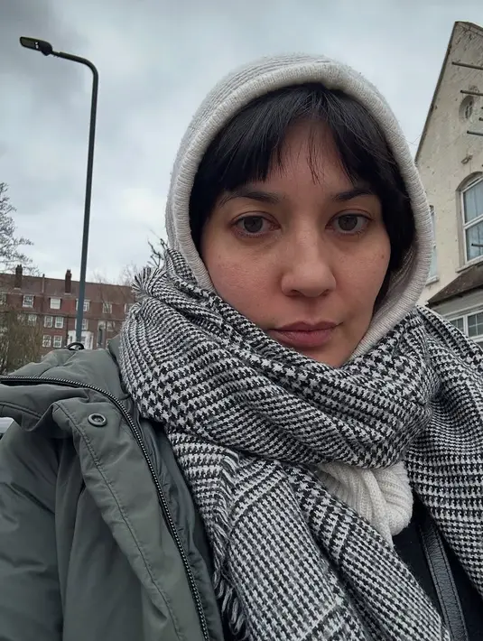 Tak ketinggalan, Hannah juga mengungkapkan betapa bahagianya bisa menikmati makanan favoritnya, kebab. Baginya, Ramadhan kali ini terasa lengkap dengan kehangatan keluarga, teman selama di London.(Liputan6.com/IG/@hannahalrashid)