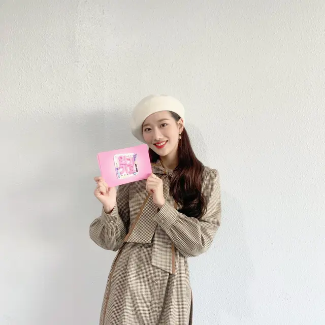 Cute look Naeun/dok. Twitter @APRIL_DSPmedia