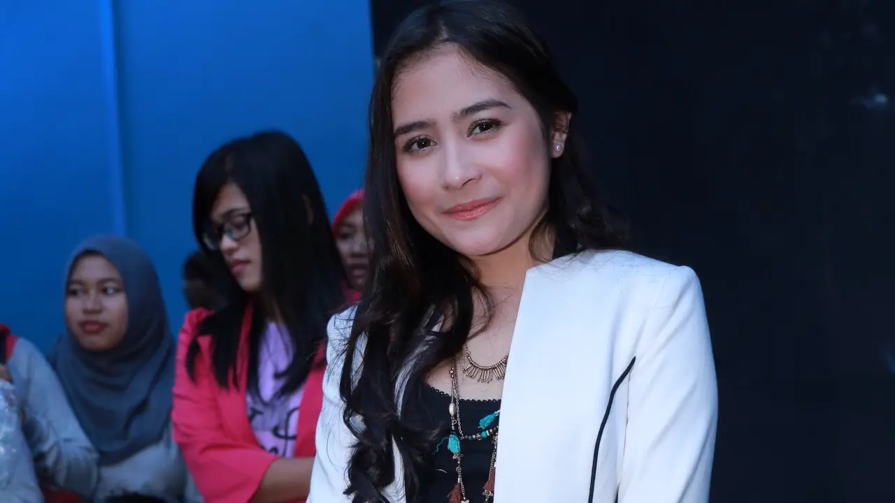 [Bintang] Prilly Latuconsina