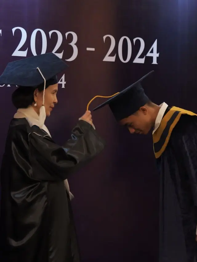 Betrand Peto wisuda. (Instagram.com/betrandpetoputraonsu)