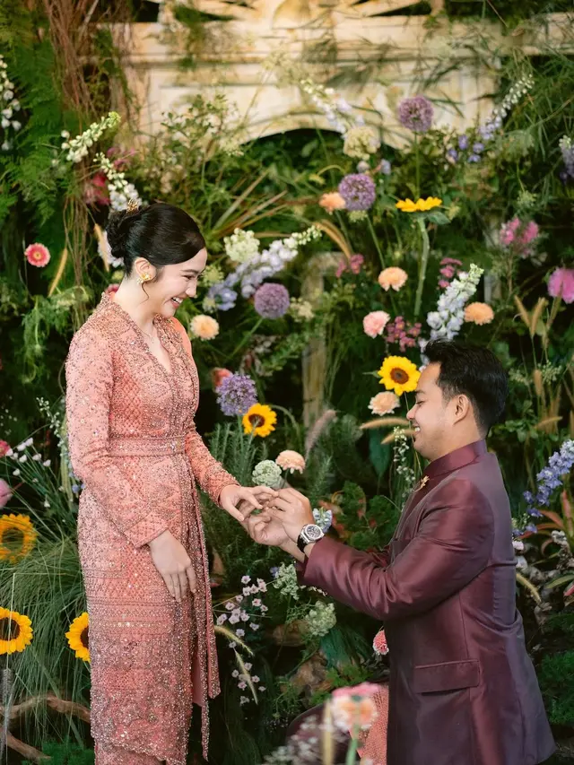 Gaya Rambut Sanggul yang Elegan