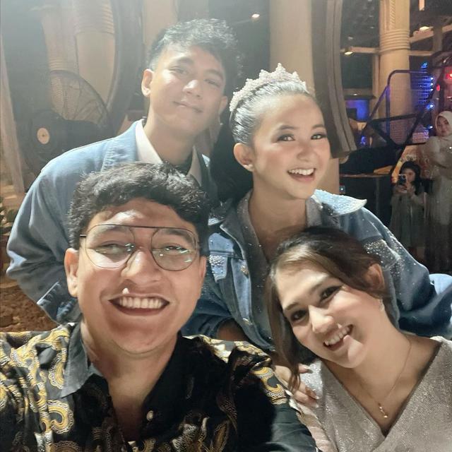 Kabar Hamil Baru Diungkap, Ini 6 Potret Mesra Masayu Clara dan Qausar Harta