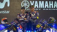 Duo pebalap Yamaha, Valentino Rossi (kanan) dan Maverick Vinales. (AP/Paul White)