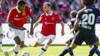 Christian Eriksen debut di Manchester United dalam laga pramusim versus Atletico Madrid di Stadion Ullevaal, Oslo, Sabtu (30/7/2022). (Stian Lysberg Solum/NTB/AFP)