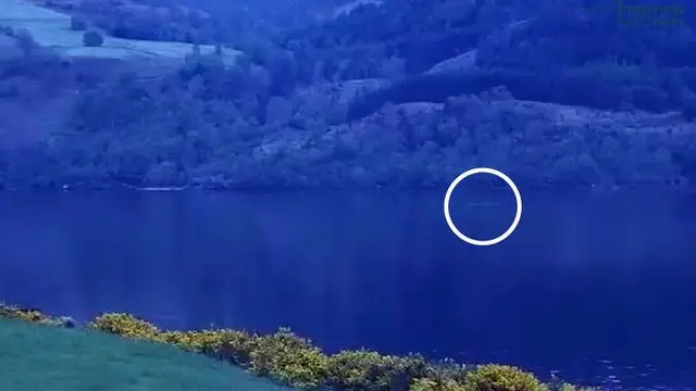 Rekaman Monster Loch Ness itu ditangkap di Shoreland Lodges dari sebuah webcam.