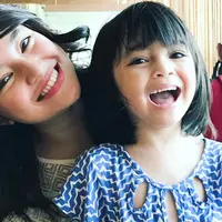 Merupakan hal yang wajar jika seorang ibu sangat bahagia melihat perkembangan anaknya yang semakin tumbuh besar. Layaknya Marshanda yang begitu senang ketika Sienna, putri semata wayangnya yang semakin pintar. (Instagram/marshanda99)