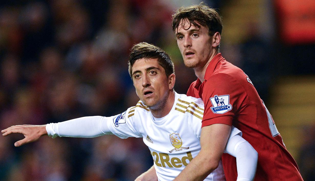 Debut Jack Robinson bertepatan dengan pertandingan terakhir Rafael Benitez di Liverpool pada 2010 silam. Saat itu, ia berumur 16 tahun 8 bulan dan 7 hari. Meski selalu tampil apik di setiap kesempatan, Robinson tak kunjung memiliki tempat utama dan memilih hengkang 4 tahun kemudian. (AFP/Paul Ellis)