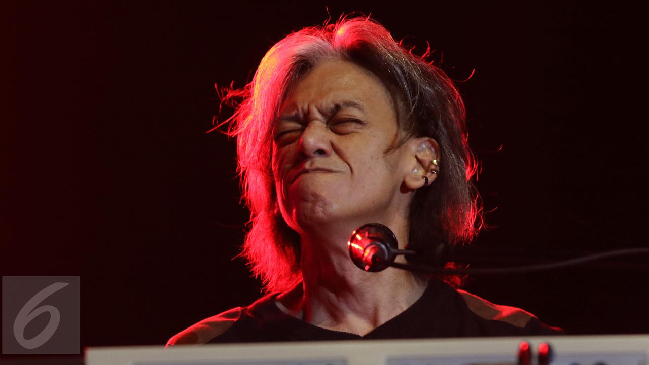 20160402-Fariz RM Buka Kemeriahan Konser Matt Bianco di Jakarta