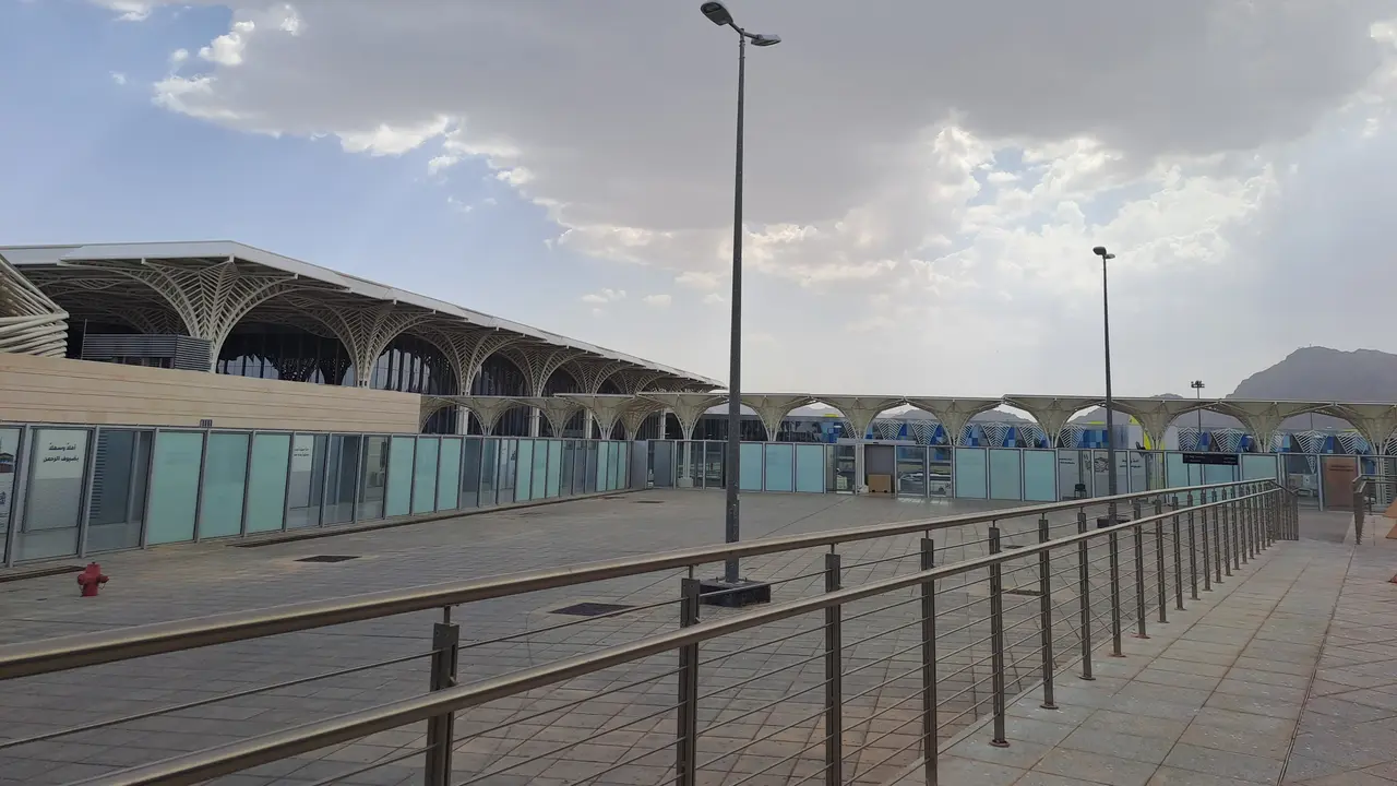 Bandara Madinah Diguyur Hujan Gerimis Saat Kedatangan Jemaah Haji