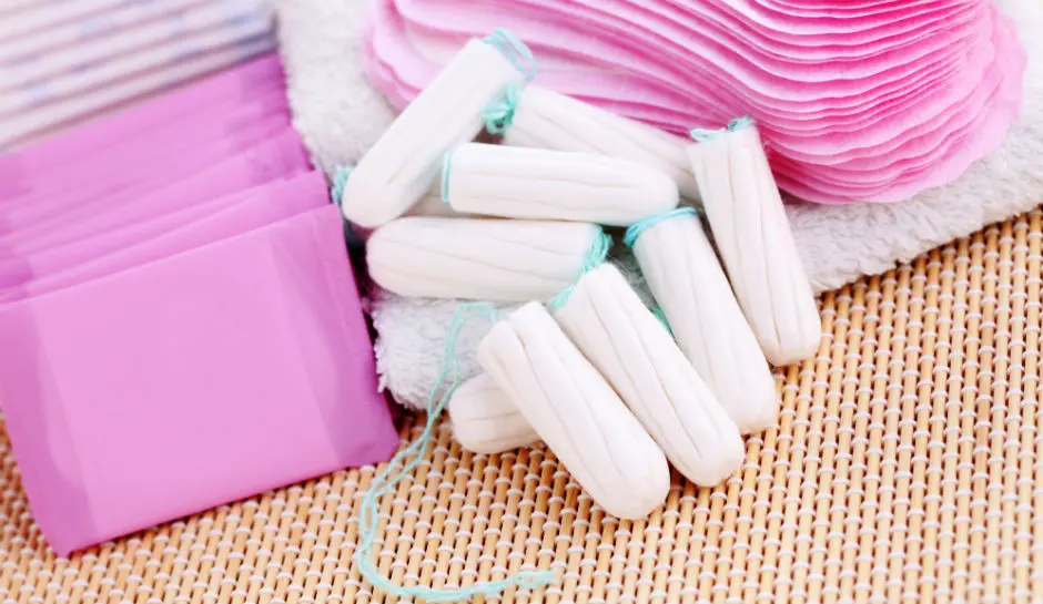 Pembalut vs Tampon, manakah yang terbaik untuk dipakai saat menstruasi? (Sumber Foto: The Inquisitr)
