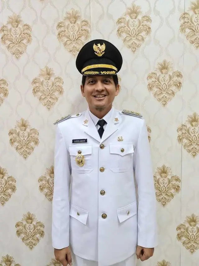 Mundur Jadi Wakil Bupati, Ini 6 Potret Aktor Lucky Hakim saat Pakai Seragam Dinas