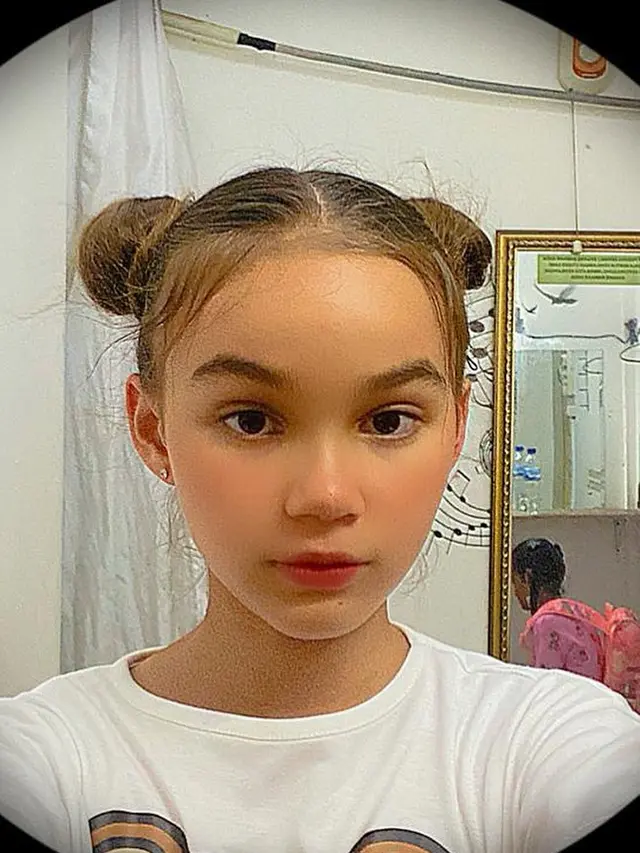 Anak Melaney Ricardo, Chloe Lynch