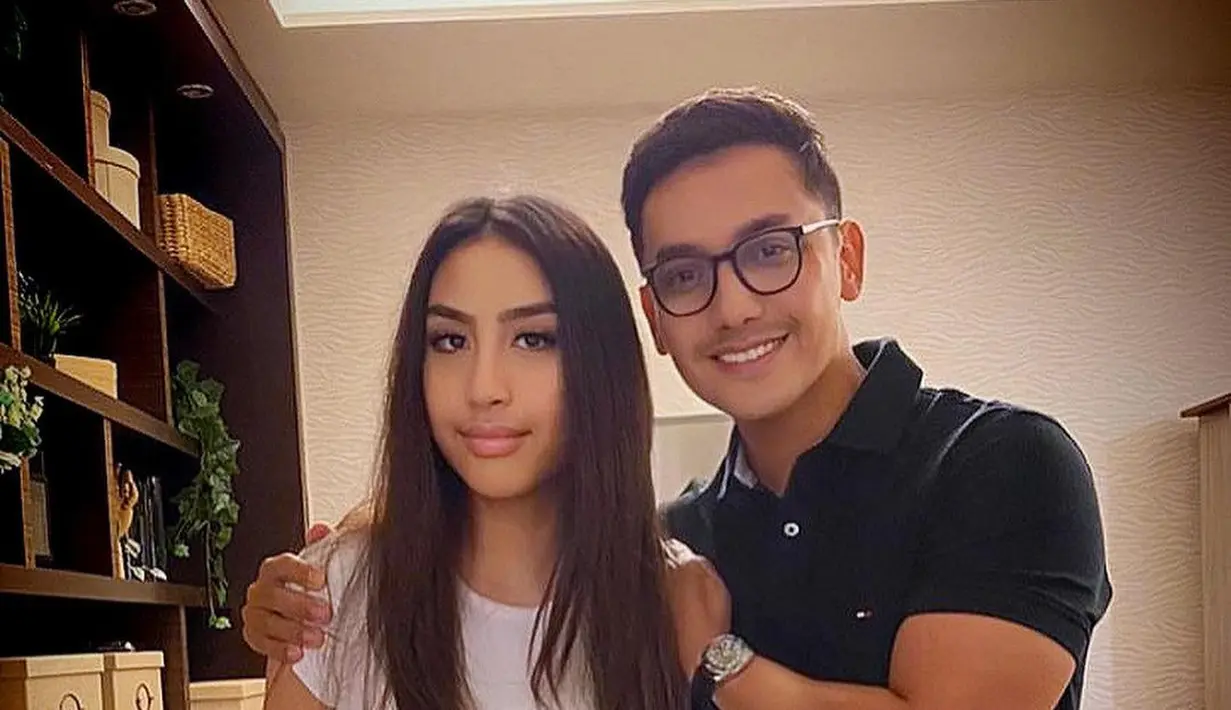 Gunawan harus berpisah dengan putrinya, Khayra Shakilla dan sang istri lantaran harus menemani putra sulungnya bersekolah di Jakarta. (FOTO: instagram.com/gunawan_sudrajat_real/)