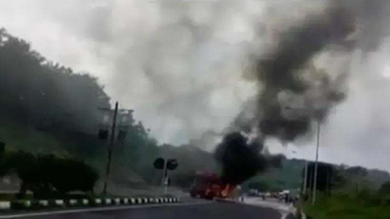 Segmen 1: Tangki Pertamina Terbakar hingga Banjir Rendam Mamuju