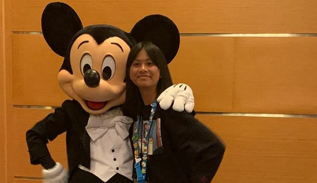 Natarina memang jarang atau hampir tak pernah tersorot kamera. sebagaimana ayah dan ibunya. (Instagram/natarinaa.hidayat)