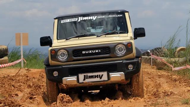 Suzuki Jimny 5 pintu