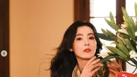 Bukan Parenting VOC, Intip Cara Aktris Cecilia Cheung Asuh Anak Tanpa Marah-Marah