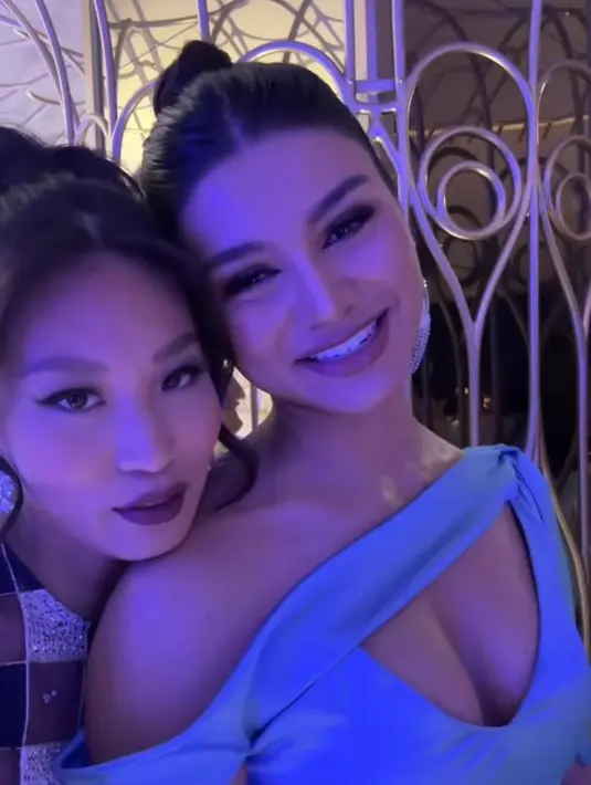 Atau cut out dress seperti yang dikenakan Puteri Indonesia Pariwisata 2020 Jihane Almira. @patriciagouw.