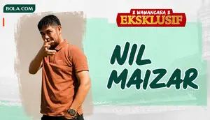 Wawancara eklusif bersama Pelatih Semen Padang FC, Nil Maizar. (Photo Nandang Permana/Graphic generated AI chatgpt)
