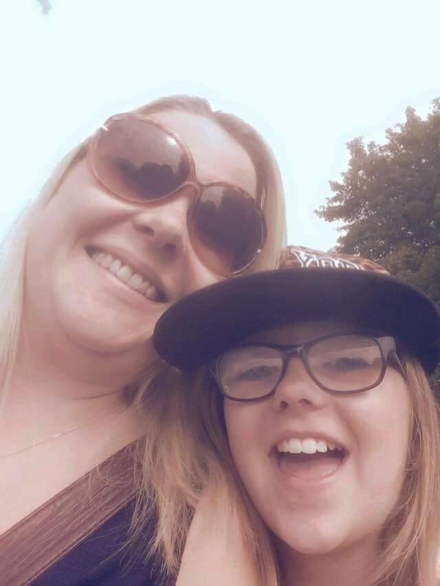 Bobbie dan bunda | Photo: Copyright metro.co.uk 