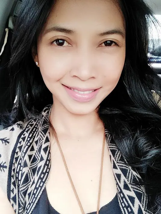 Seperti diketahui, Sinto Gendeng merupakan guru dari Wiro Sableng. Namun siapa yang menyangka jika di film terbaru Wiro Sableng, karakter itu diperankan oleh aktris muda. (Foto: instagram.com/ruthmarini18)