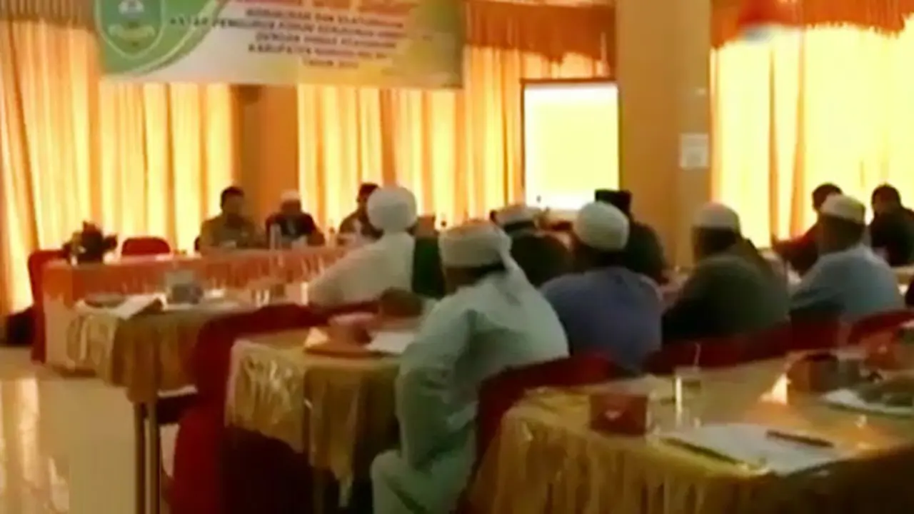 PNS-Rapat-di-Hotel