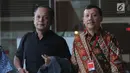 Sekda Jabar Iwa Karniwa tiba untuk menjalani pemeriksaan oleh penyidik di Gedung KPK, Jakarta, Jumat (30/8/2019). Iwa Karniwa diperiksa sebagai tersangka terkait dugaan menerima suap kasus pemberian izin proyek pembangunan Meikarta di Kabupaten Bekasi. (merdeka.com/Dwi Narwoko)
