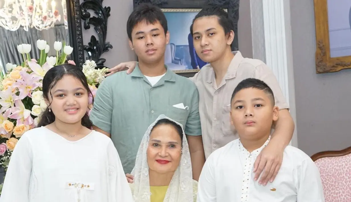 Lebaran di Rumah Krisdayanti (Instagram/yunishara36)