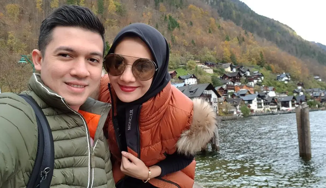 Irwansyah menuliskan, 7 tahun bukan lah hal mudah baginya menjalani rumah tangga bersama Zaskia. Banyak hal yang telah dipelajarinya dari rintangan dan masalah yang selama ini mereka temui. (Instagram/irwansyah_15)