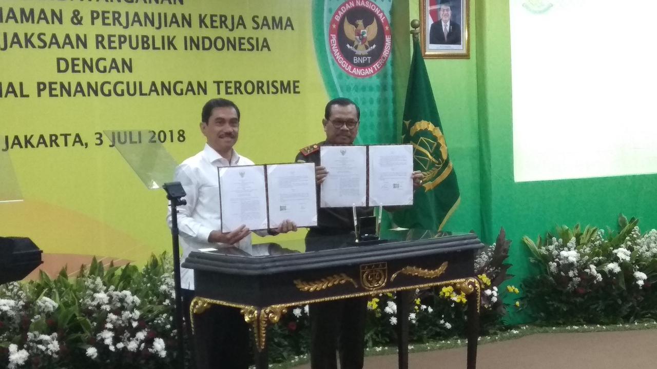 Kejaksaan Agung (Kejagung) melakukan kerjasama nota kesepemahaman (MoU) dengan Badan Nasional Penanggulangan Terorisme (BNPT). (Merdeka.com)