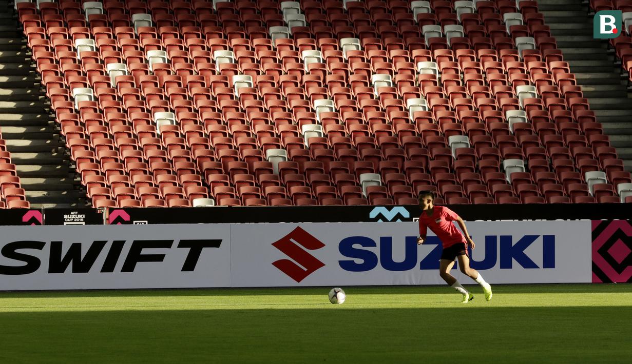 Pemain Singapura saat latihan jelang laga Piala AFF 2018 di Stadion Nasional, Singapura, Kamis (8/11). Singapura akan melawan Timnas Indonesia. (Bola.com/M. Iqbal Ichsan)