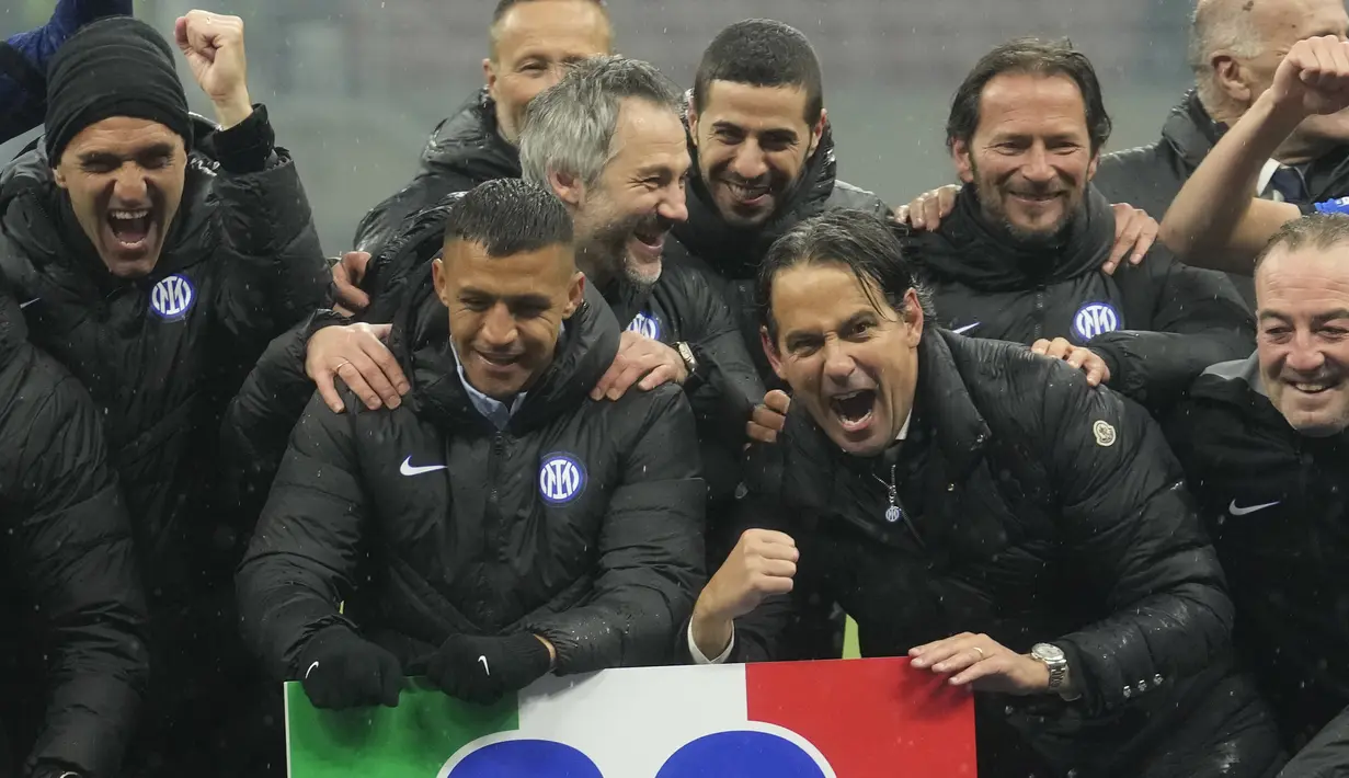 La Beneamata pun berhak menyematkan dua bintang emas di atas logo klub. (AP Photo/Luca Bruno)