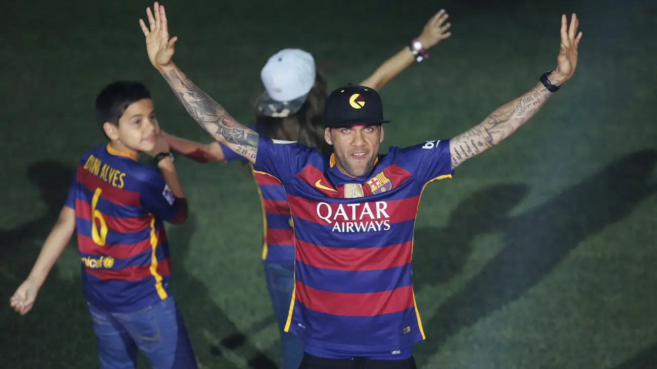Foto Trivia: 6 Legenda Barcelona yang Tinggalkan Klub dengan Status Bebas Transfer, Akankah Messi Alami Hal yang Sama?