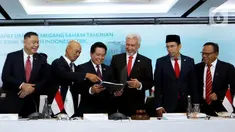 (Ki-Ka) Wakil Direktur Utama 2 PT Bank Syariah Indonesia Tbk (BSI) Abdullah Firman Wibowo, Wakil Dirut 1 BSI Ngatari, Direktur Utama BSI Hery Gunardi, Komisaris Utama BSI Adiwarman Azwar Karim, Wakil Komisaris Utama BSI Muhammad Zainul Majdi dan Komisaris Independen BSI Komaruddin Hidayat pada berbincang Rapat Umum Pemegang Saham Tahunan (RUPST) PT Bank Syariah Indonesia Tbk di Jakarta (27/05/2022). (Liputan6.com/HO/BSI)