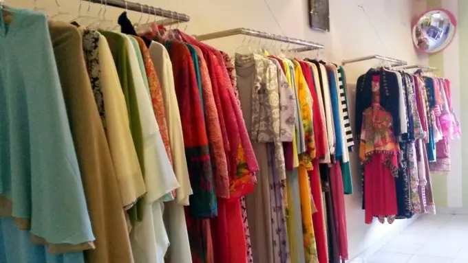 Tempat Belanja dan Harga Outer yang Cocok untuk Kantong Kamu