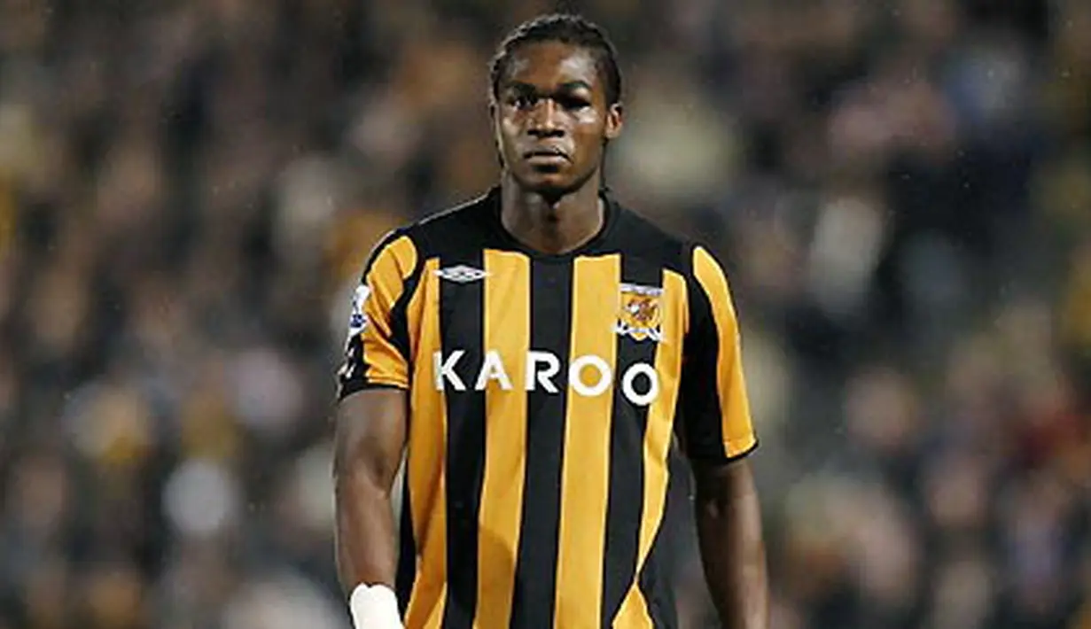 Striker Hull City asal Angola, Manucho dengan mata lebam di partai Liag Premier menghadapi Arsenal, 17 Januari 2009 di Kingston Communications Stadium, Hull. AFP PHOTO/PAUL ELLIS