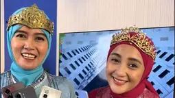 Respons warganet sangat antusias, banyak yang terhibur dengan cara unik mereka menjual HP sembari tetap mempromosikan produk dengan baik. Kolaborasi gaya kolosal dan konsep jualan modern menciptakan nuansa baru dalam berjualan online. (Liputan6.com/TikTok/@afdhalyusmann)