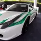 Ferrari 458 Spider milik kepolisian Milan, Italia hasil penyitaan dari mafia. (Istimewa)