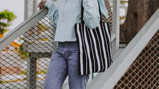 Tote Bag Berukuran Besar