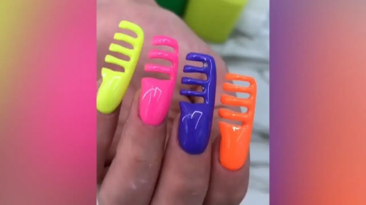 Uniknya nail art berbentuk sisir ini (foto: mirror.co.uk)