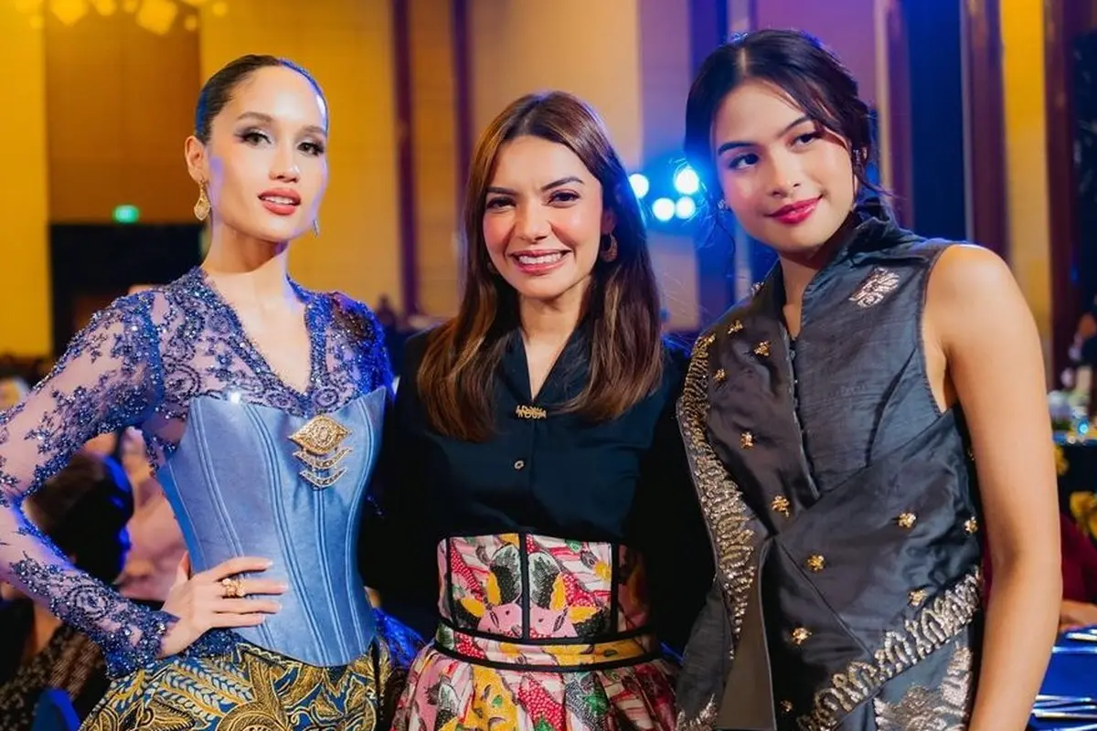 Najwa Shihab, Cinta Laura dan Maudy Ayunda di RA Kartini Award 2024 (Instagram/claurakiehl)