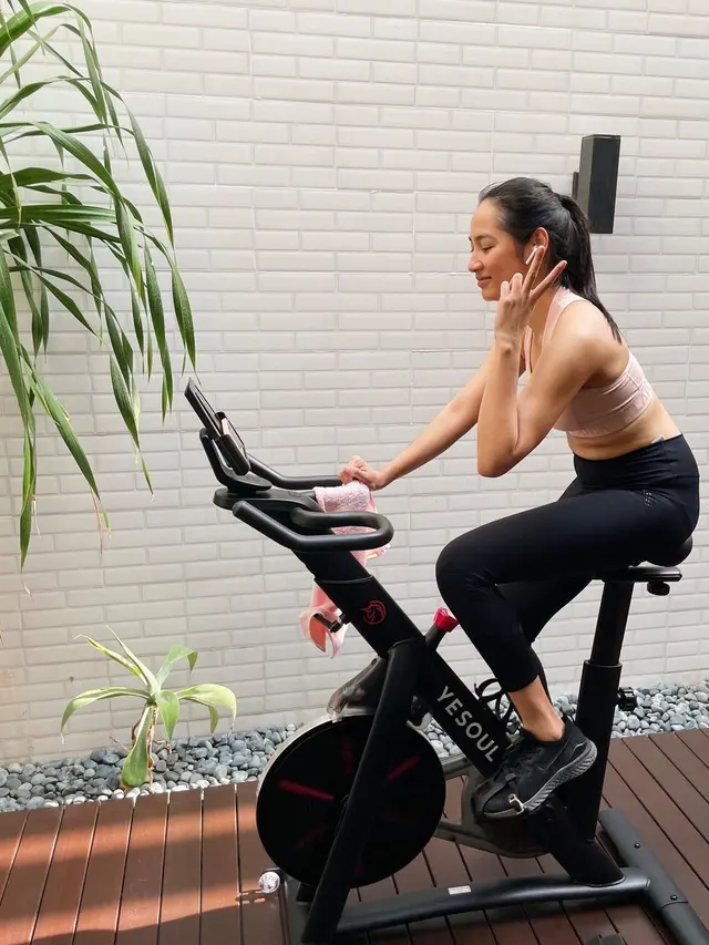 Tampil Makin Langsing, Ini 7 Potret Niken Anjani Saat Jalani Olahraga Usai Melahirkan