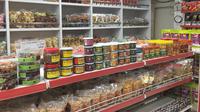 Bhek, toko oleh-oleh khas Surabaya yang menghadirkan beragam buah tangan. (Liputan6.com/Putu Elmira)