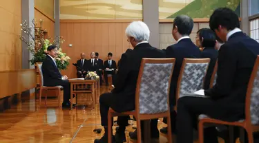 Kaisar Jepang Naruhito saat konferensi pers jelang ulang tahunnya yang ke-60 pada hari Minggu, 23 Februari 2020 di Tokyo (21/2/2020). Perayaan ulang tahun Kaisar Naruhito yang pertama kali digelar untuk publik terpaksa dibatalkan karena khawatir penyebaran COVID -19. (AP Photo/Rodrigo Reyes Marin)