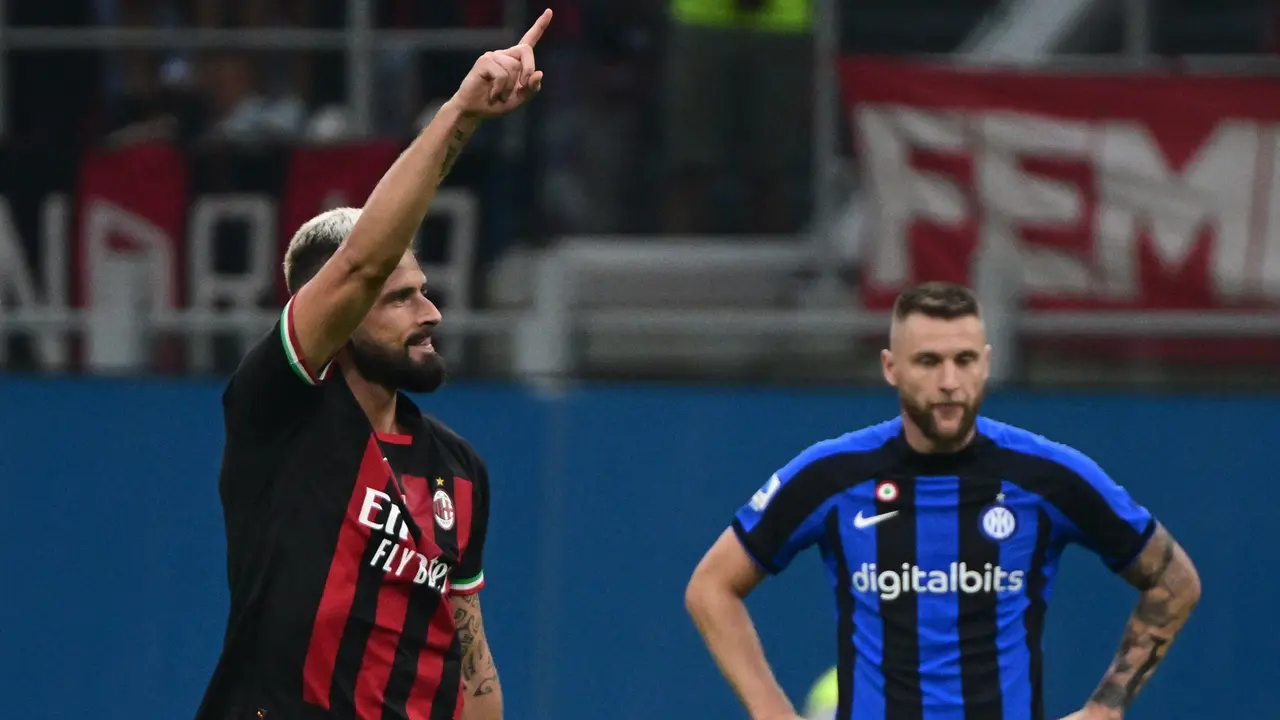 Selebrasi pemain AC Milan Olivier Giroud saat menjebol gawang Inter Milan pada laga Liga Italia 2022/2023
