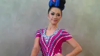 Sawer Aisha Muchtar, Penonton Dilempar Sepatu